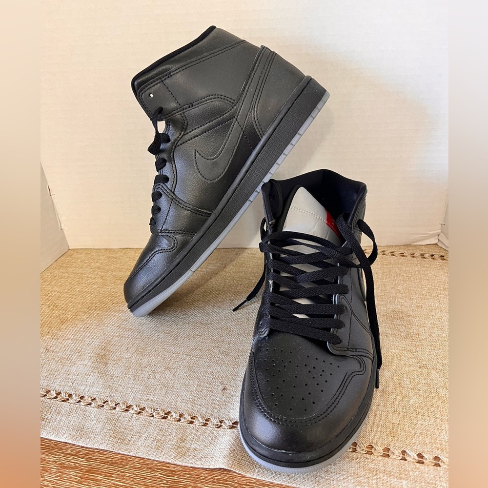 Nike Men's Black Jordan Mid 1 Sneakers